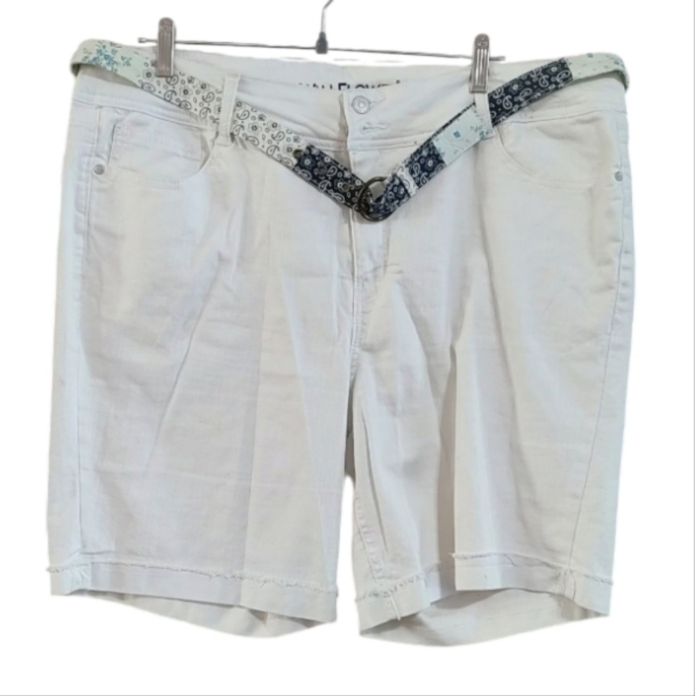Wallflower White The Luscious Curvy Fit Shorts With Belt Size 20